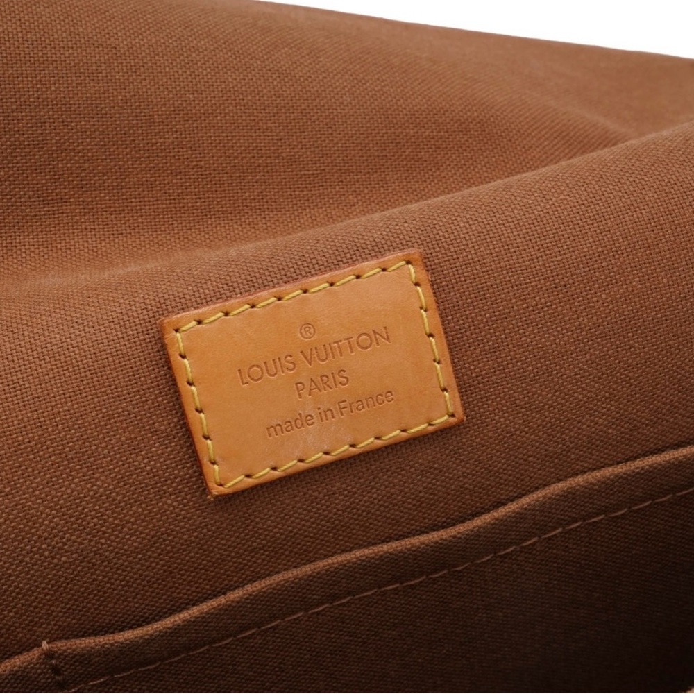 Louis Vuitton Bosphore authentic Messenger bag- Firm Price - Picture 9 of 16